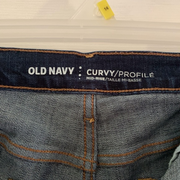 Old Navy Curvy Jeans - Picture 5 of 6
